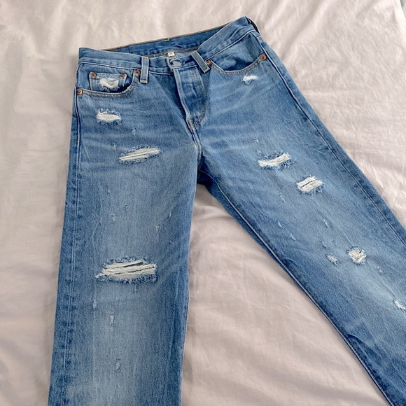 Levi’s high waist, wedgie fit, slimmer fit, no stretch. - Picture 3 of 5
